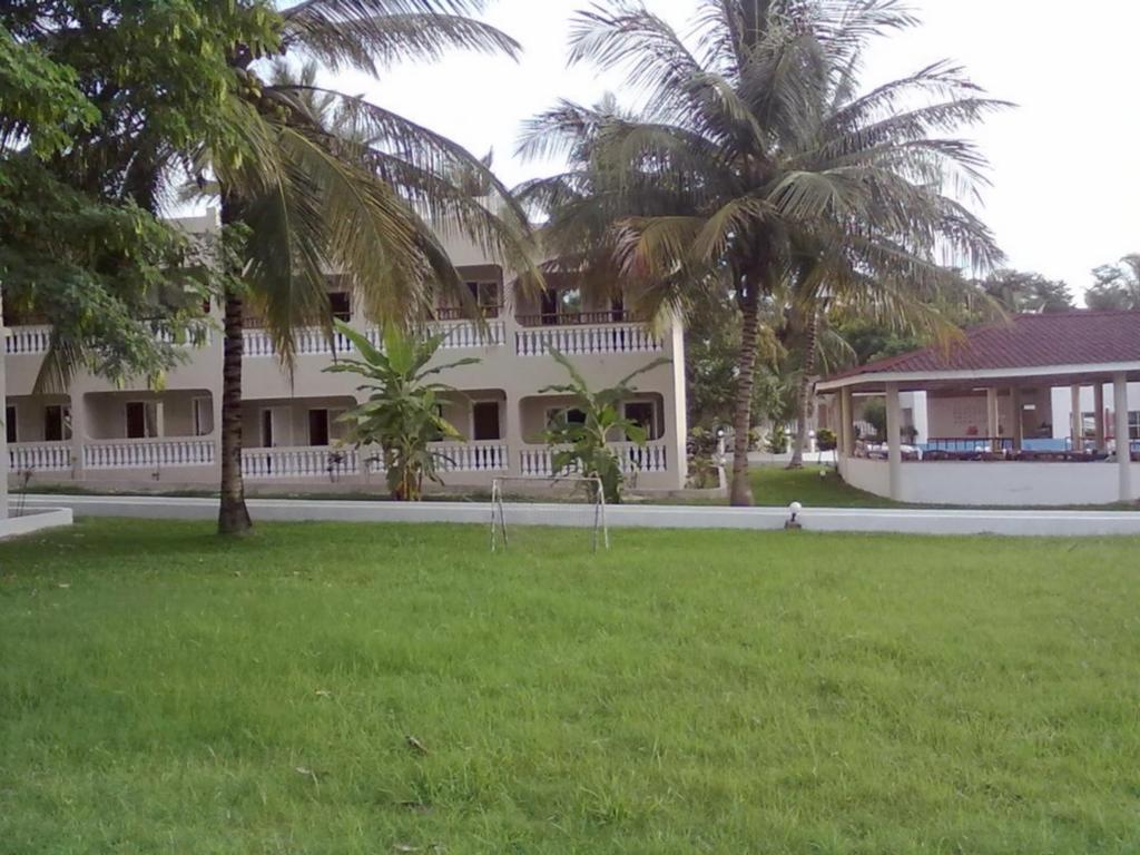 Mansea Beach Hotel Kololi Exterior photo