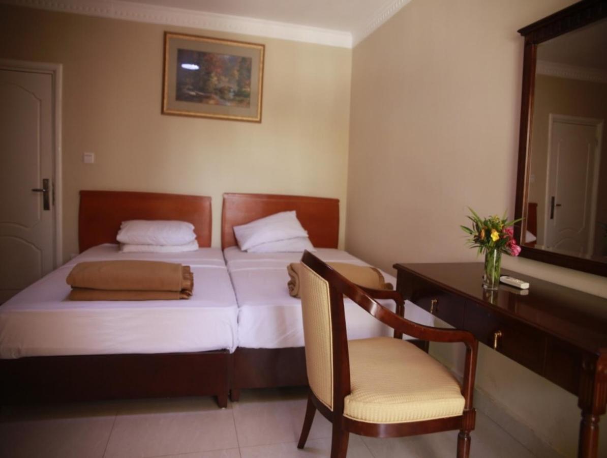 Mansea Beach Hotel Kololi Exterior photo