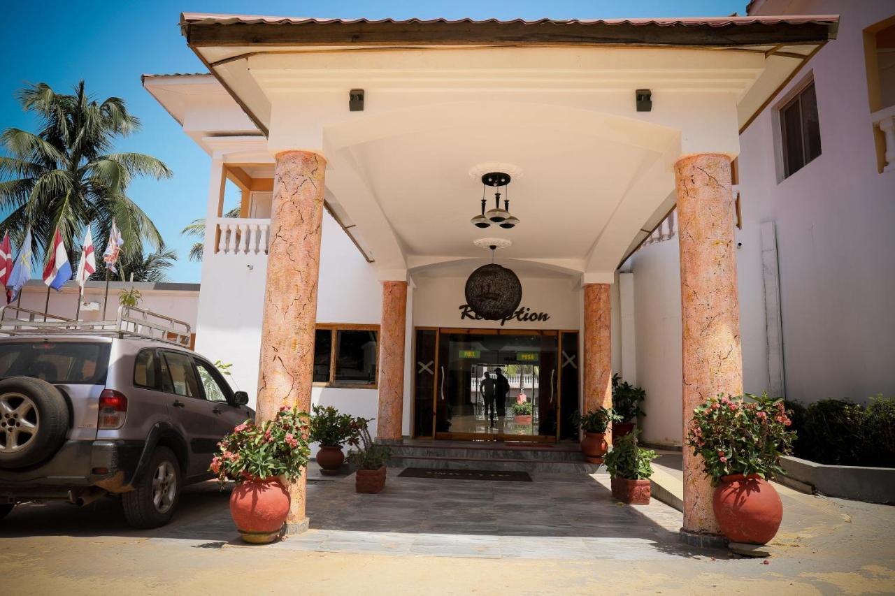 Mansea Beach Hotel Kololi Exterior photo